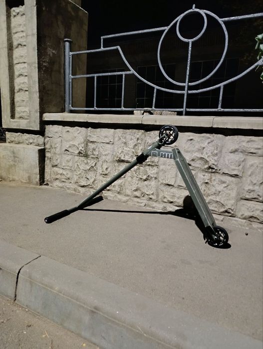 Самокат трюковой