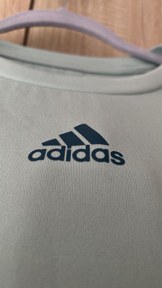 Новий топ для бігу чи інших активностей Adidas на обʼєм 85С