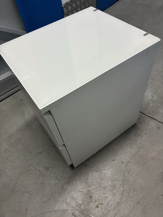 Mesinha de cabeceira MALM branca com vidro