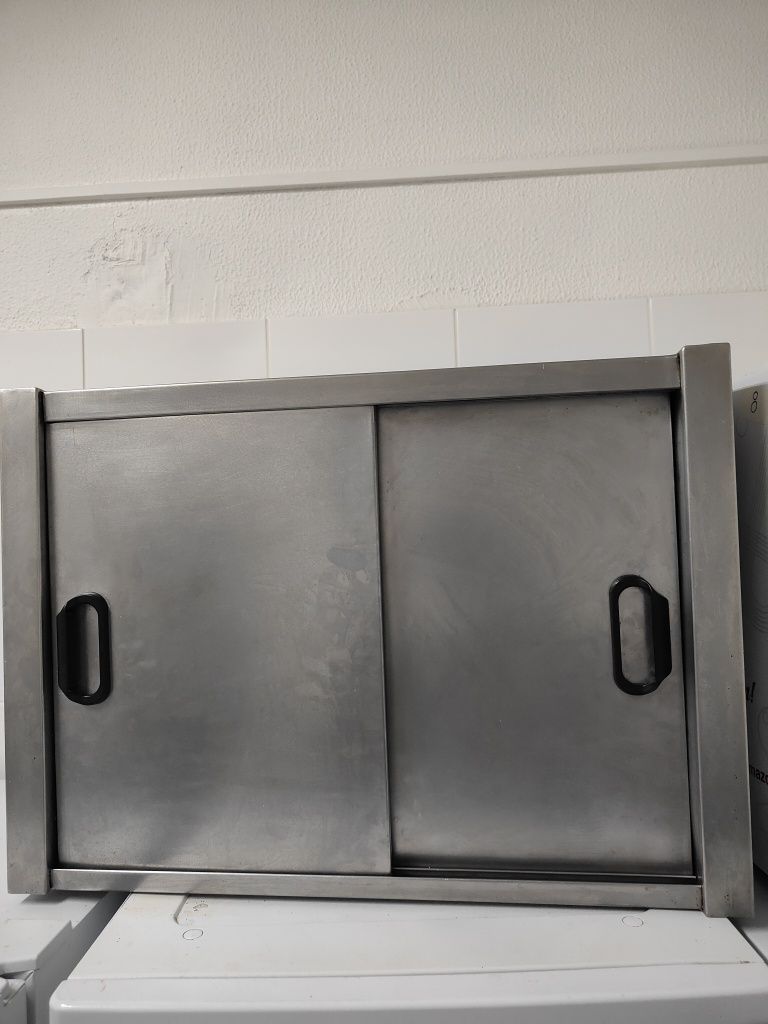 Armário de inox..