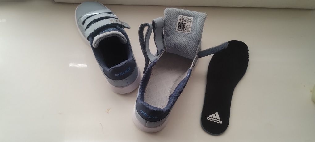 Кросівки adidas. Дві пари. Оригінал