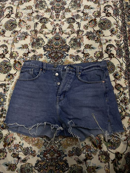 шорти на ґудзиках