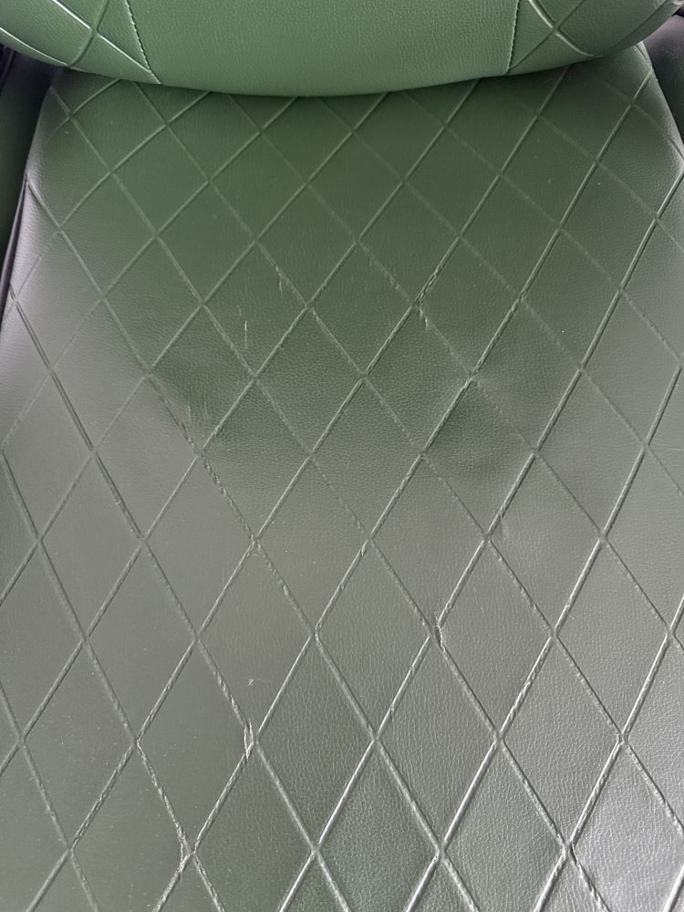 Геймерское кресло GT Racer Pro Green
