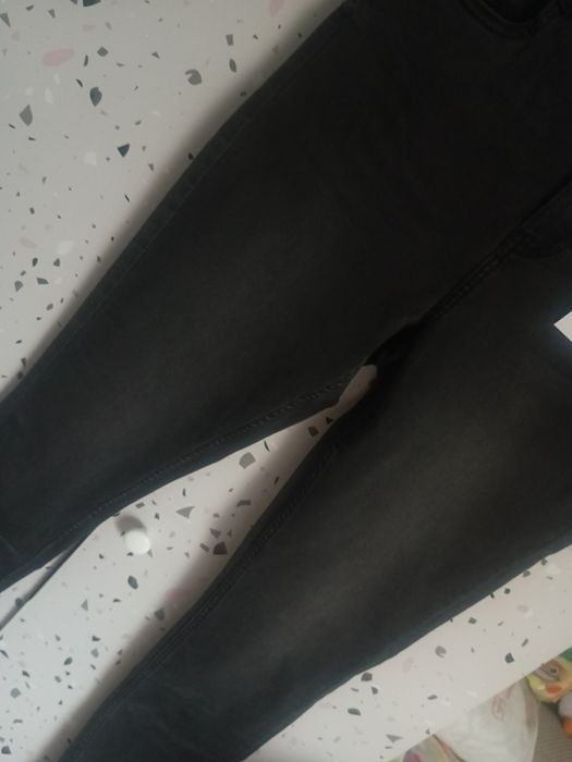 Nowe spodnie jeansy skinny czarne unisex.