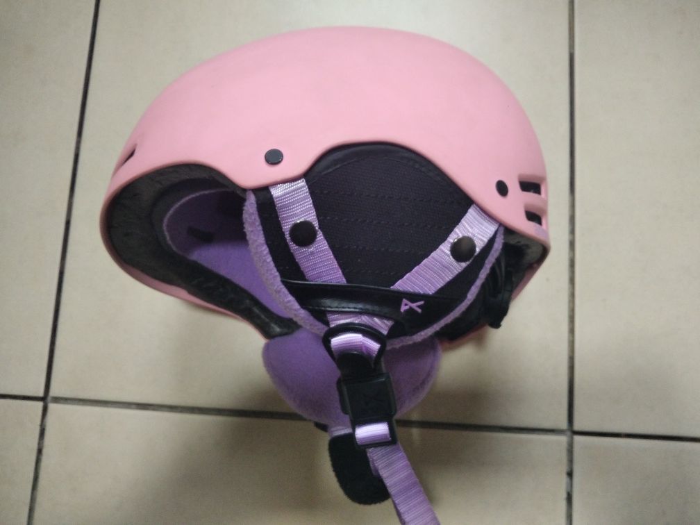 продам горнолыжный шлем
