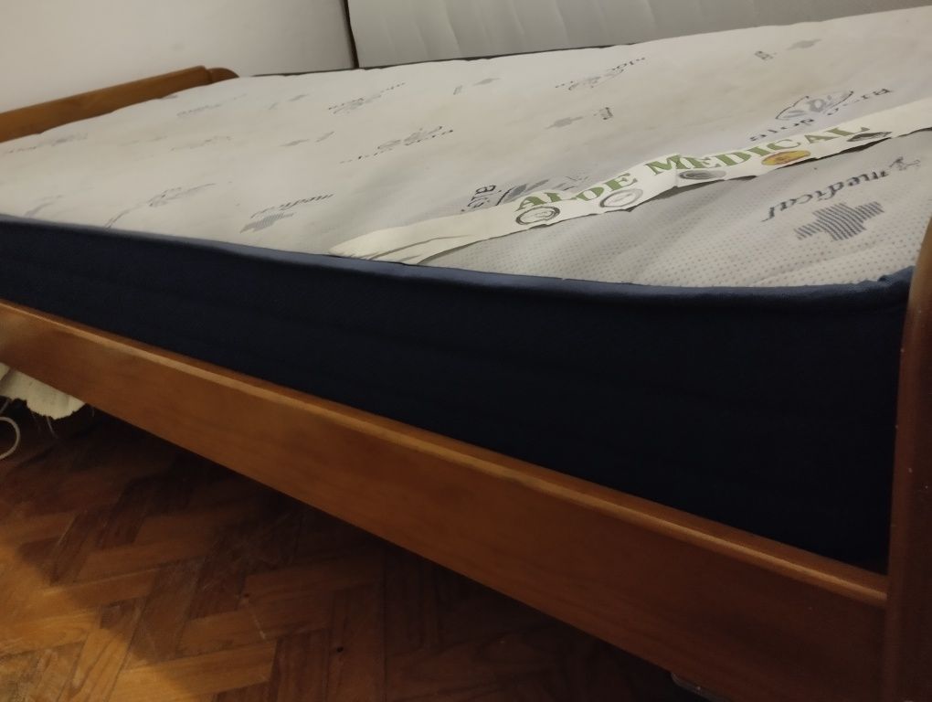 Cama com colchão