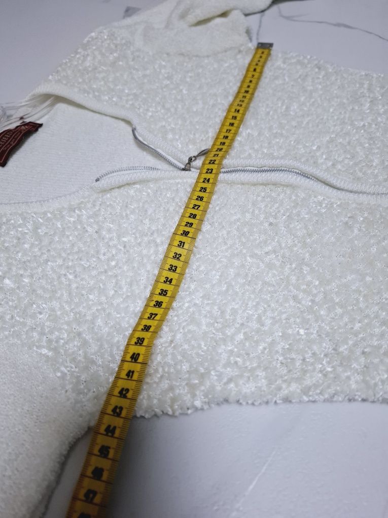 Premium XS - S sweterek bluzka dzianina dzianina w serek elegancki