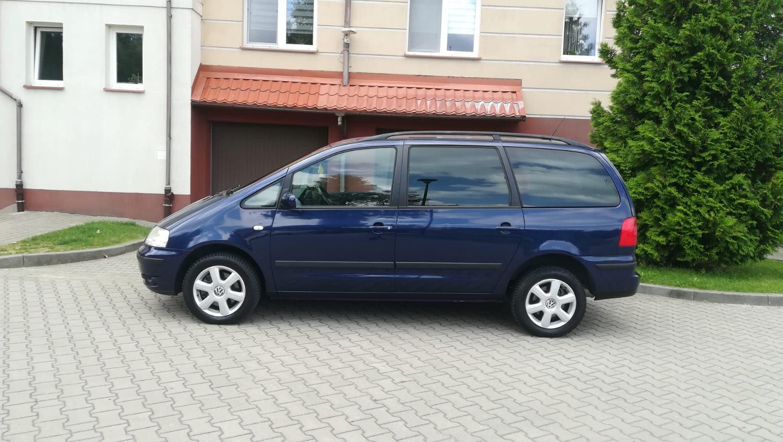 Sprzedam zadbanego i doiwestowanego Vw 1.8 Turbo 7 osób klima 6biegow