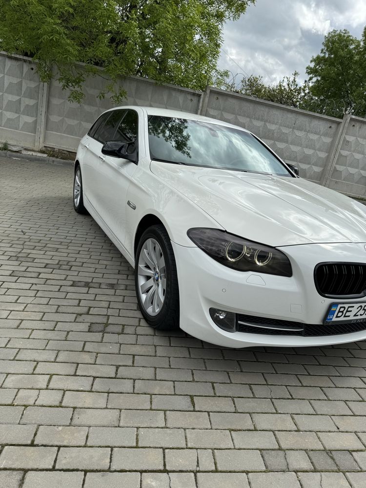 Продам BMW F11 520d 5 series 2011 год