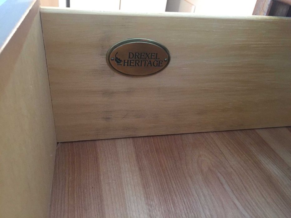 komoda dębowa w bardzo dobrym stanie