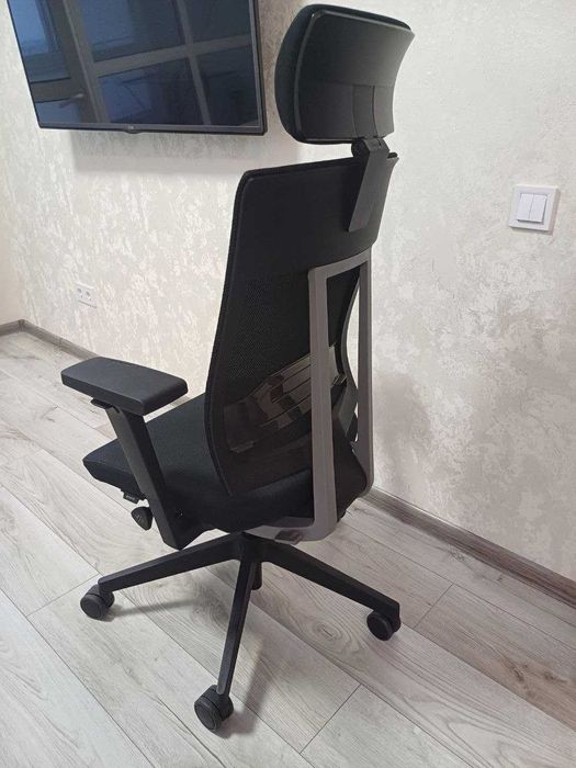 Компьютерное ортопедическое б/у кресло Xenon Net 111SFL