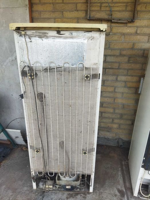 Холодильник НОРД и Candy под ремонт.