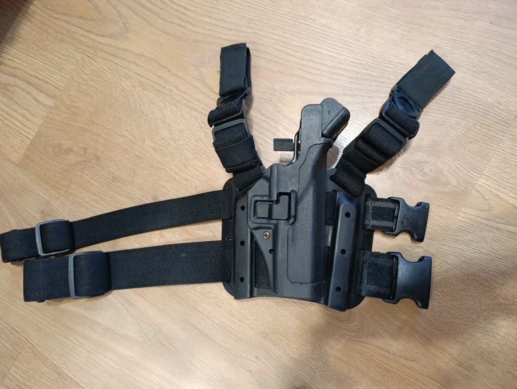 Продам кобуру BLACKHAWK під Форт-17 та Ґлок -17