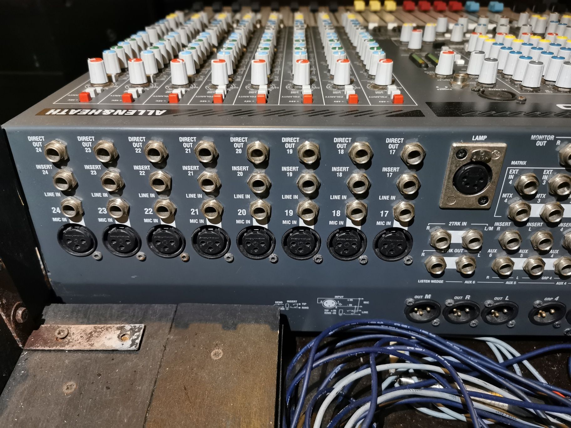 Mesa de som analógica Allen&Heath GL2400