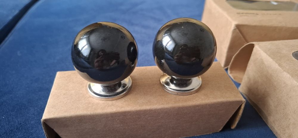 Ceramiczne czarne gałki / uchwyty do mebli