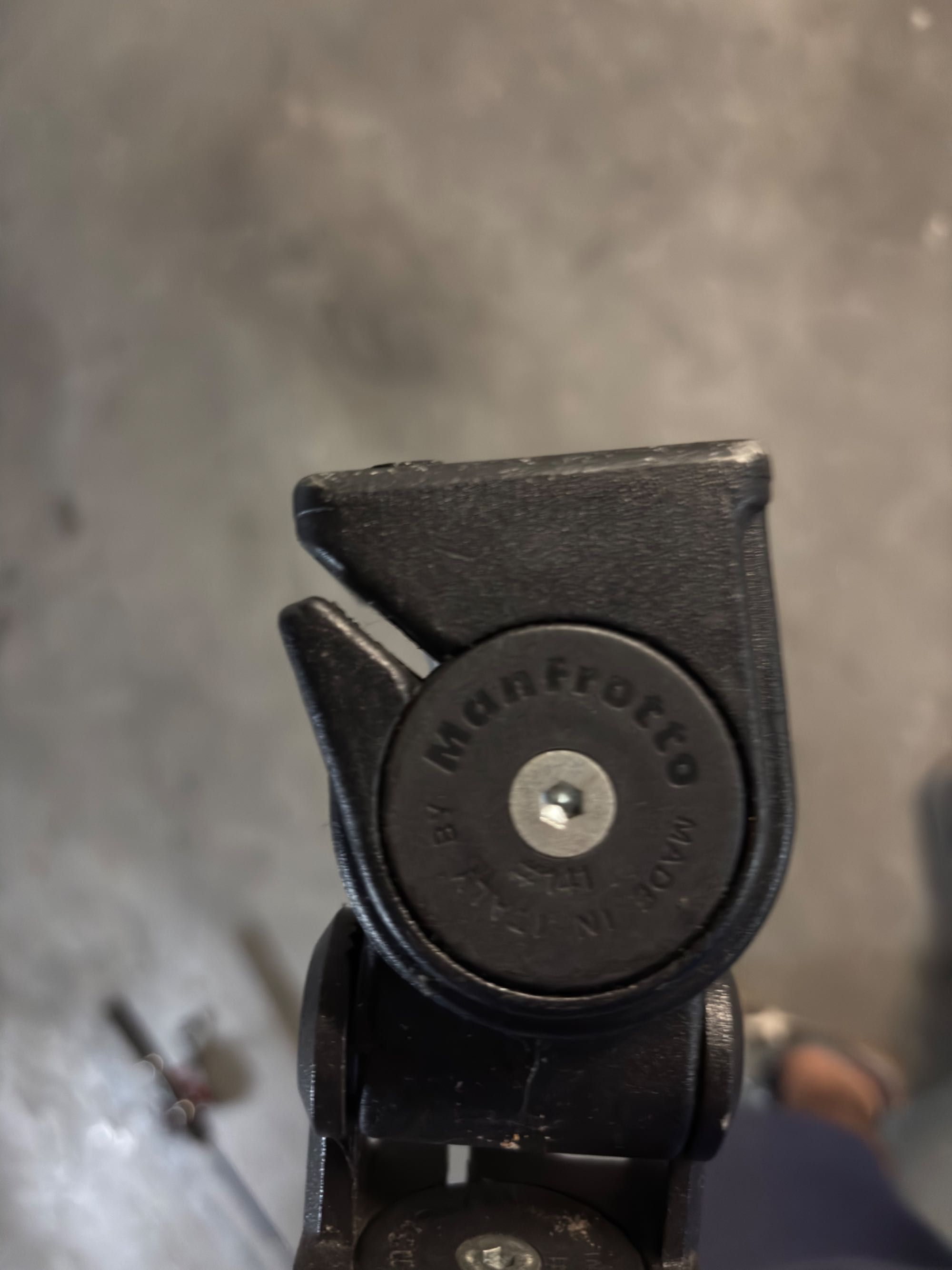 Vendo manfrotto tripé art 190