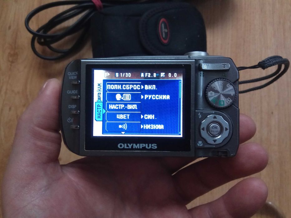 У відмінному стані якісна цифрова камера Olympus mju 800 Digital