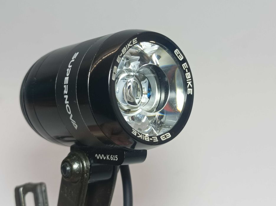Lampka przednia Supernova E3 E-Bike 12-60V z włącznikiem