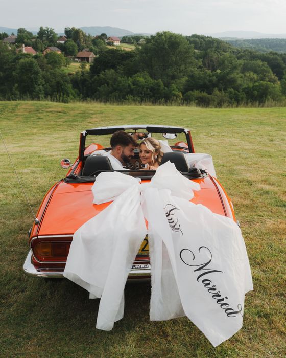 Triumph Spitfire - wynajem zabytkowego auta do ślubu. [Ford Mustang]