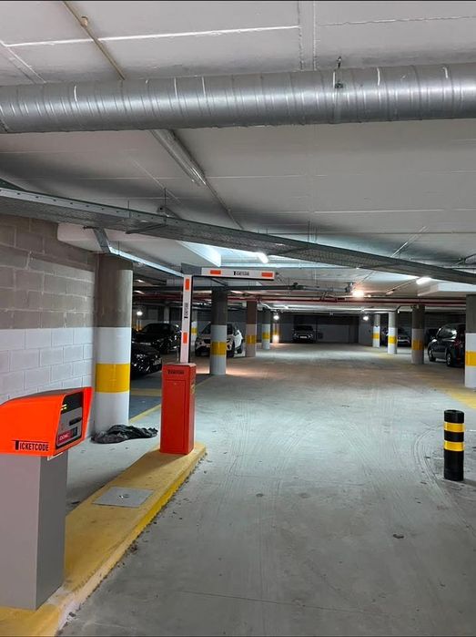 Alugo Arrumo + lugar garagen centro trofa