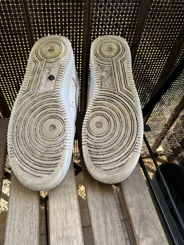 Sprzedam Nike białe Air Force 1 rozmiar 40.5