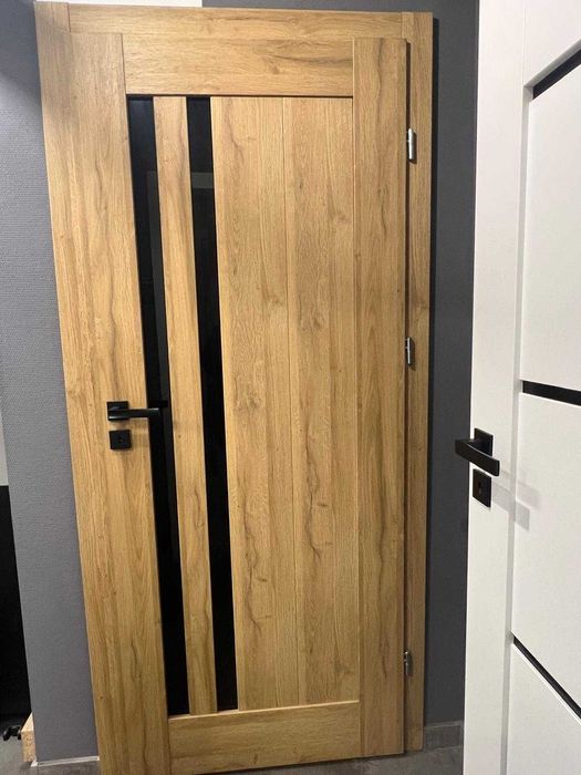 WYPRZEDAŻ!!! Drzwi z ościeżnicą i klamką.