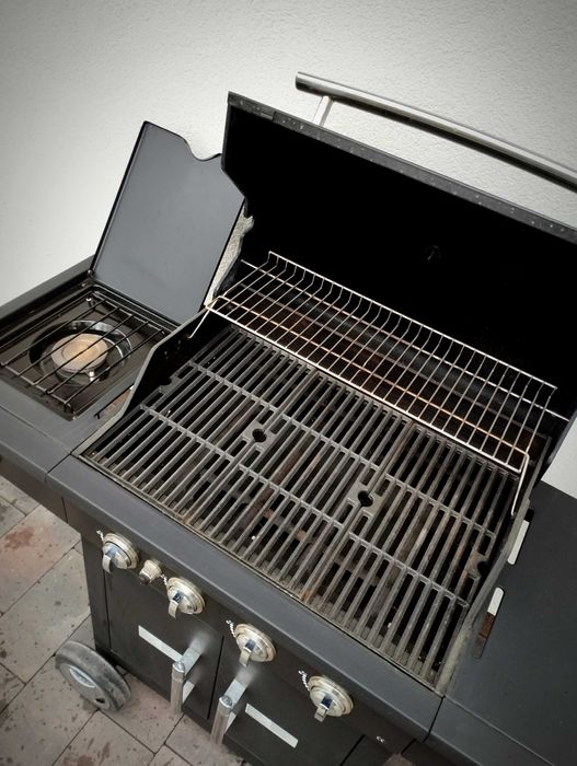 Grill gazowy BRONCO 4B 4+1