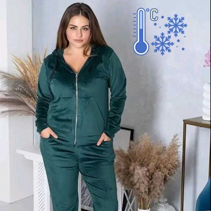 Жіночій костюм на меху