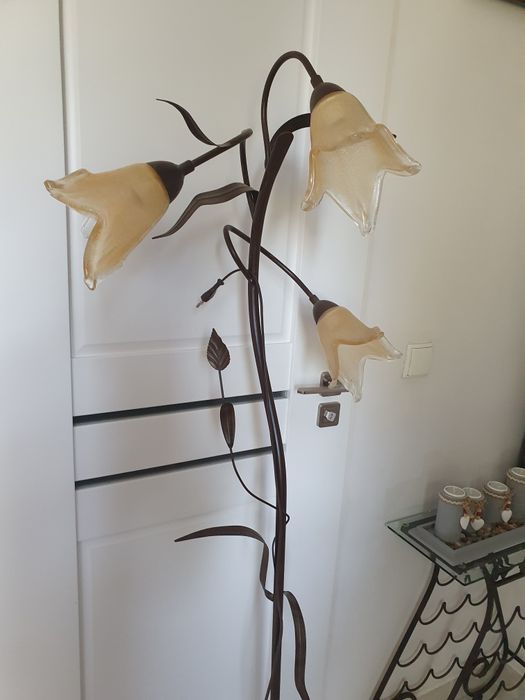 Lampa podłogowa ..