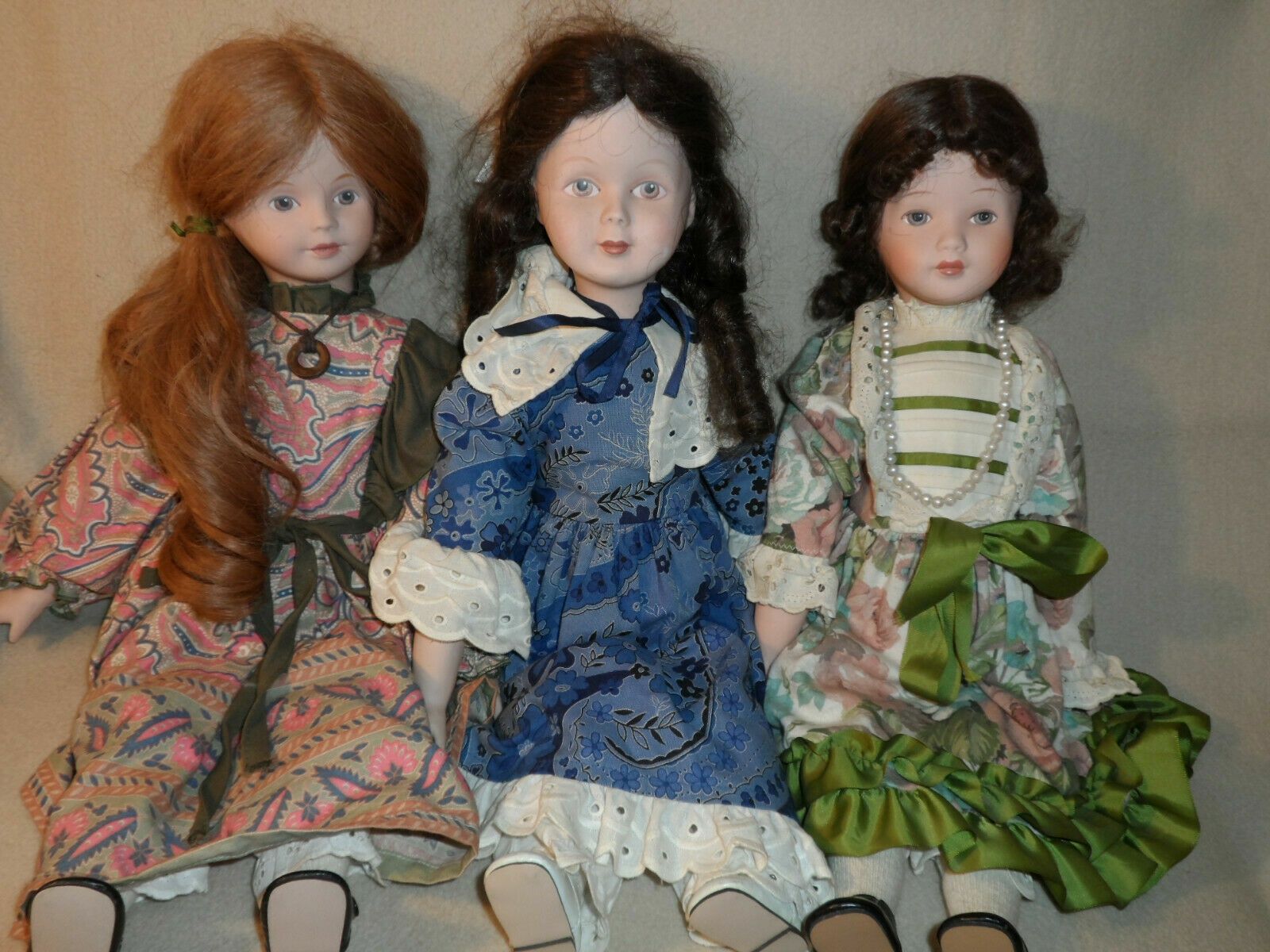 Коллекционная фарфоровая кукла Angela Colado 50 см