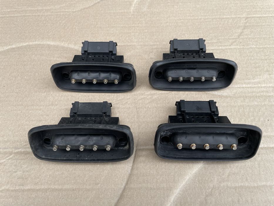 Контакт боковой двери на VITO-VIANO W639