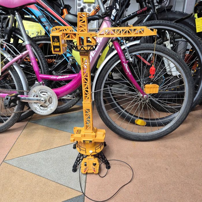 Zabawka dźwig na sterowanie; Komis Jasło Igielna