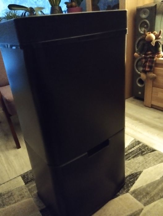 Duzy kosz na śmieci Klarstein  z czujnikiem segregacja