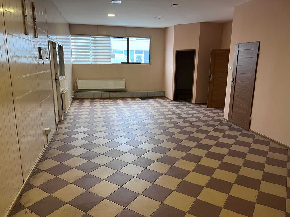Wynajmę lokal biurowy 70m2  z magazynem  130 m2