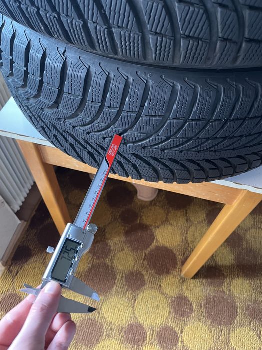 Зимові шини Michelin Latitude Alpin 235/55 R19