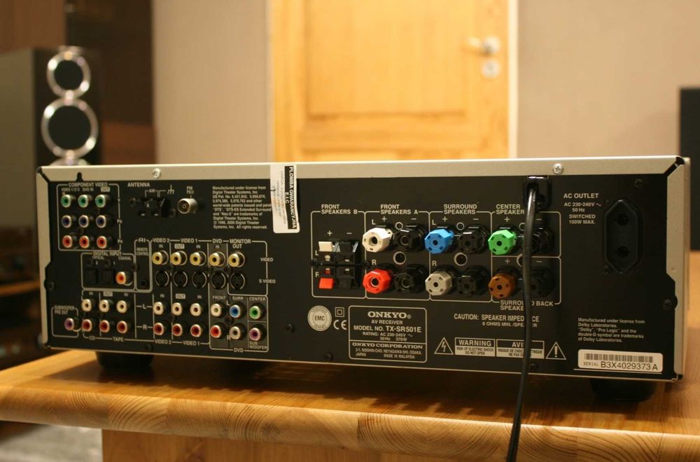 Amplituner Onkyo wzmacniacz 130 wat wejście optyczne do TV kino domowe
