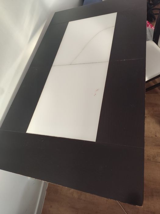 Stół rozkładany z 4 krzesłami