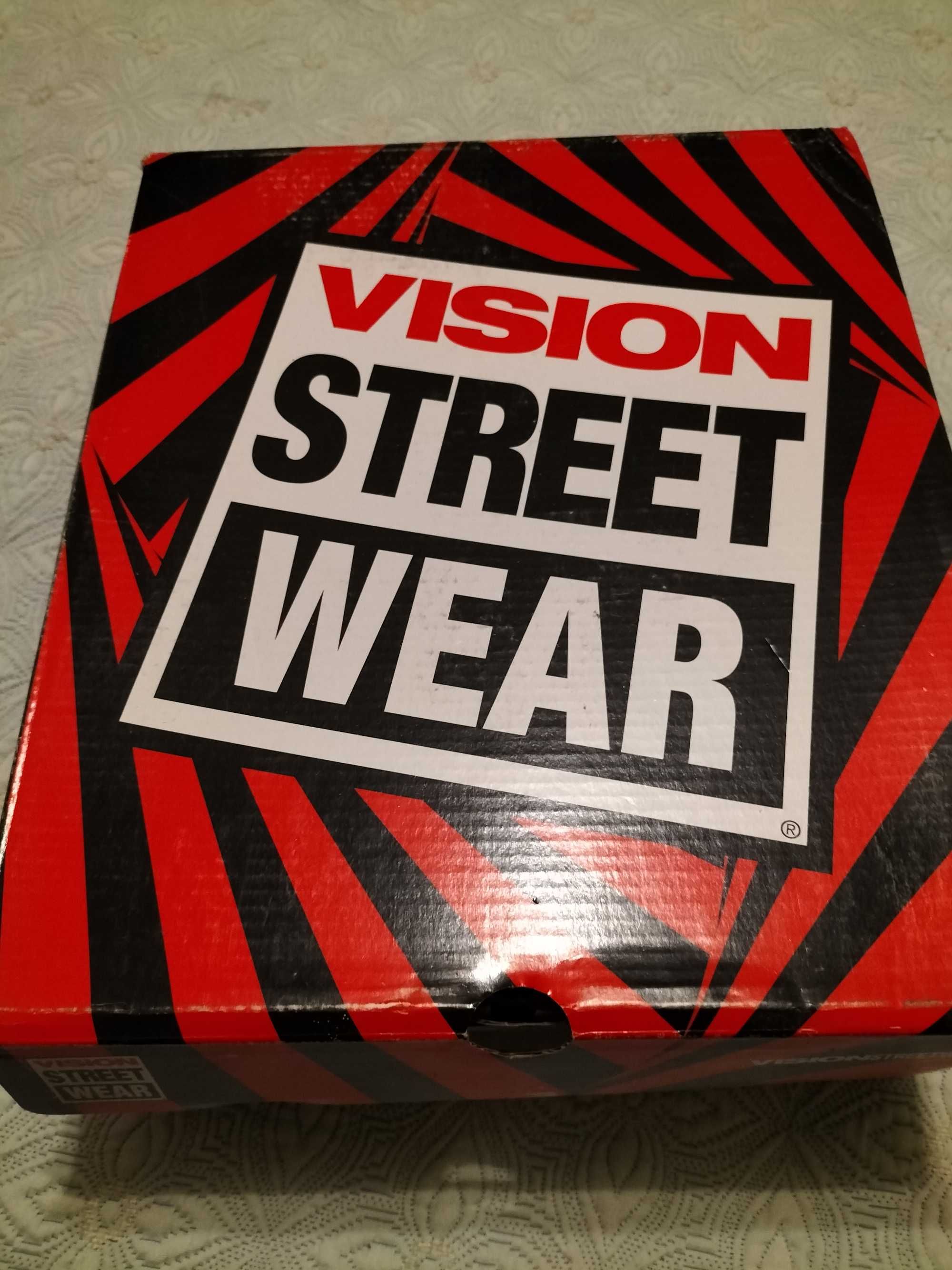Sapatilhas retro Vision Street Wear.