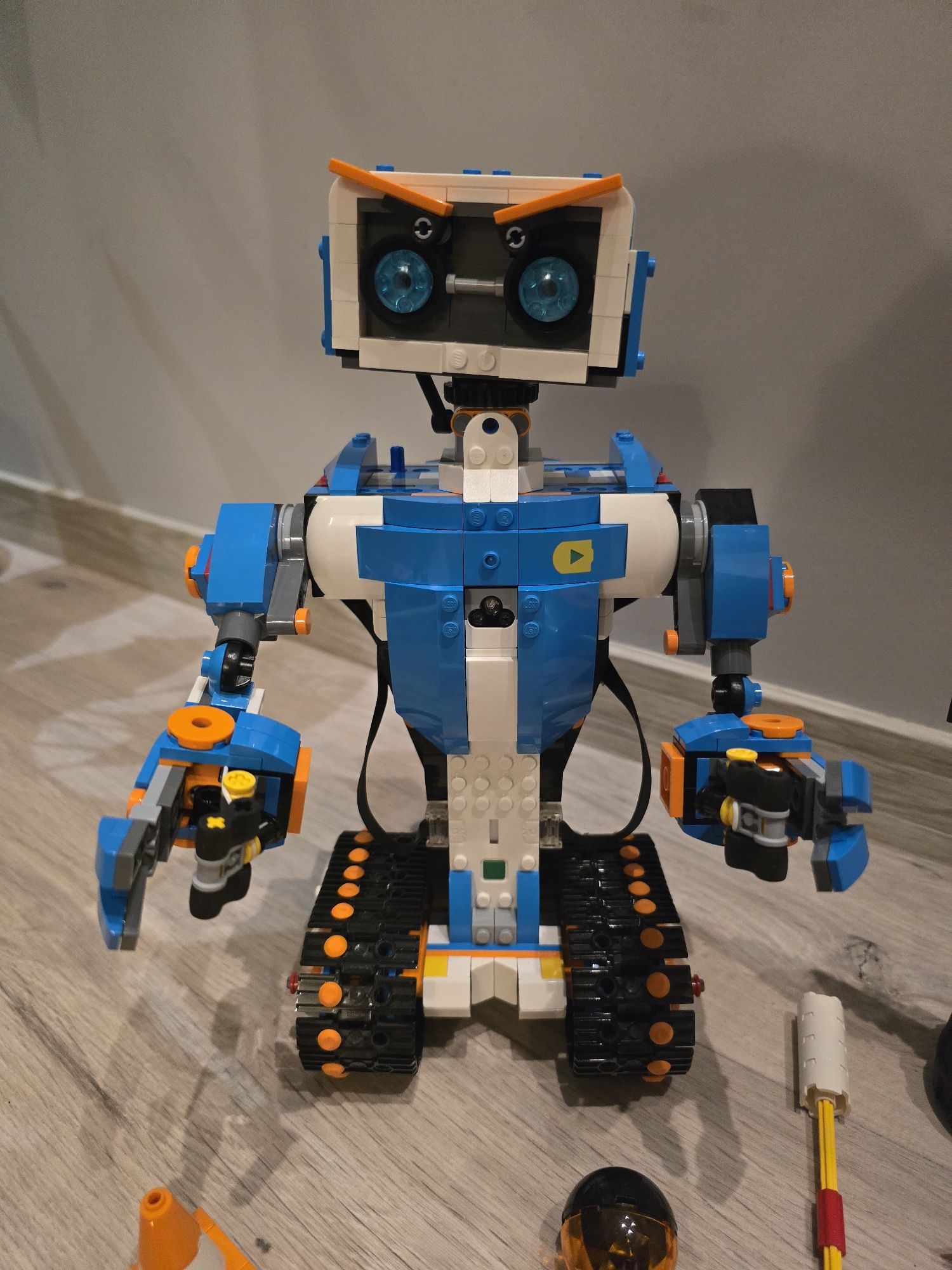 Lego Boost 17101 – robot Vernie + aplikacja, programowanie dla dzieci