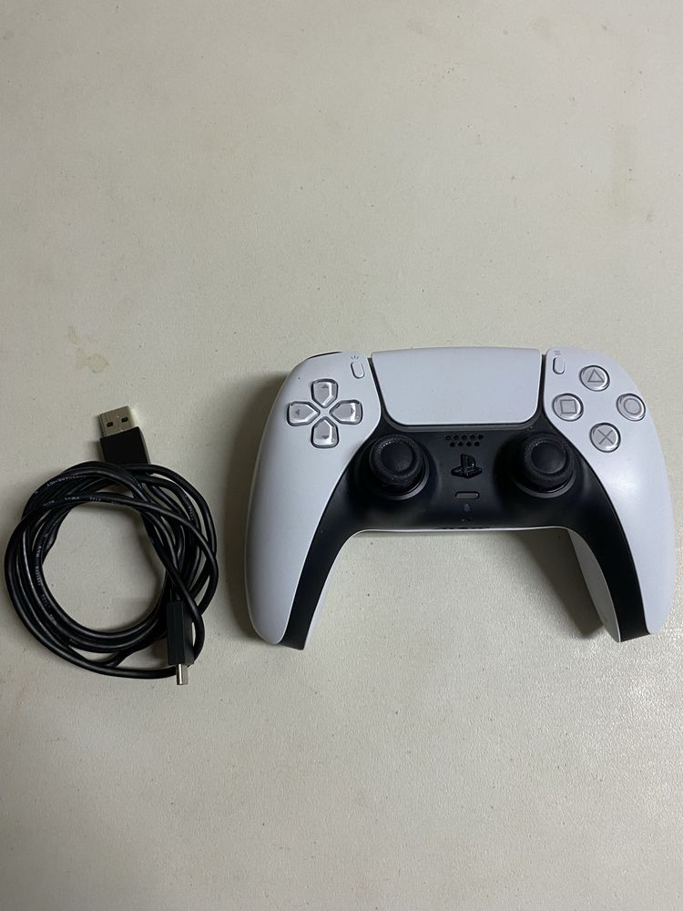PlayStation 5 Standard + Comando PS5 + Gran Turismo 7