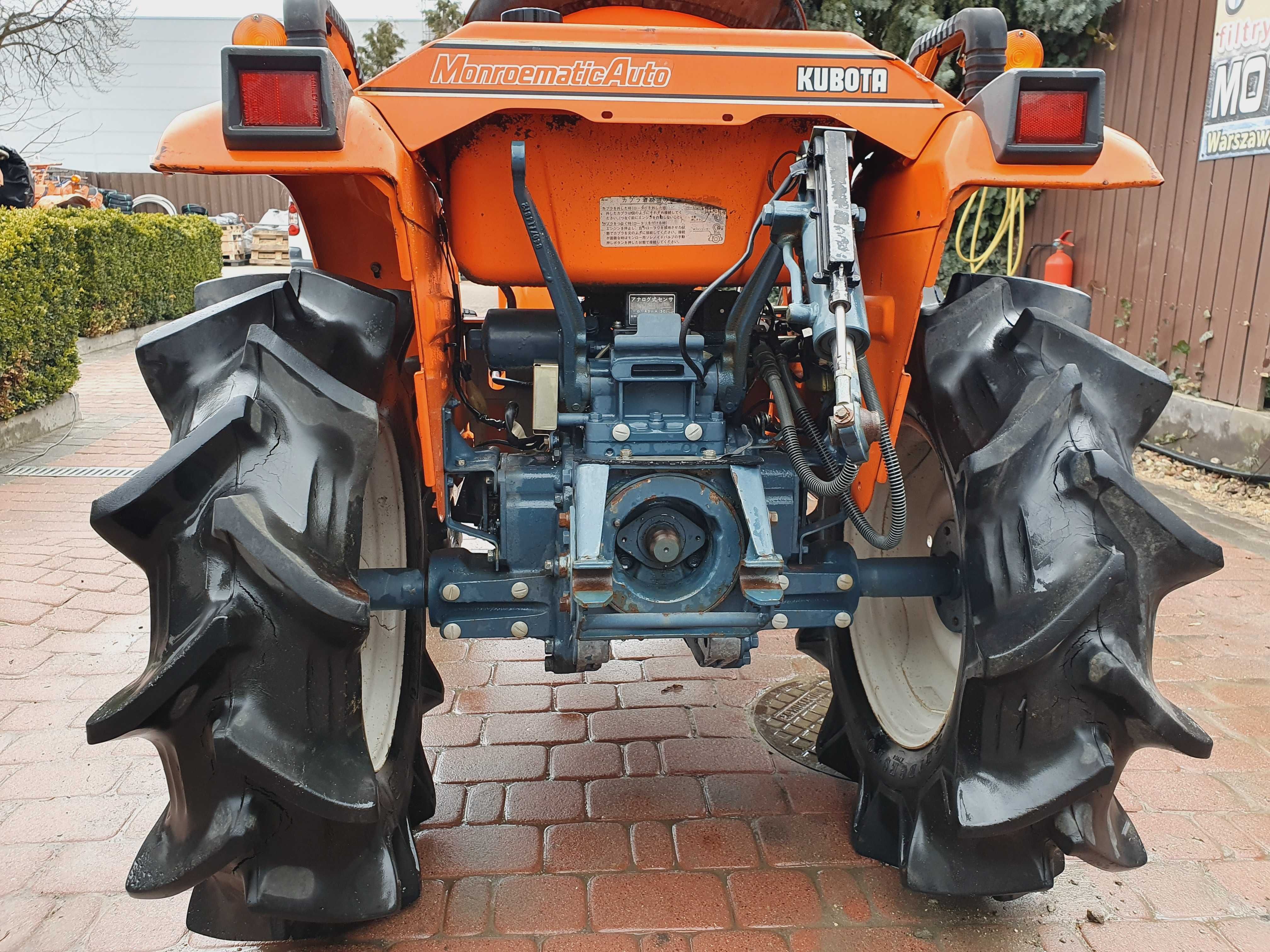 Traktorek Japoński Kubota Bulltra B1-14 napęd 4x4 blokada przód i tył