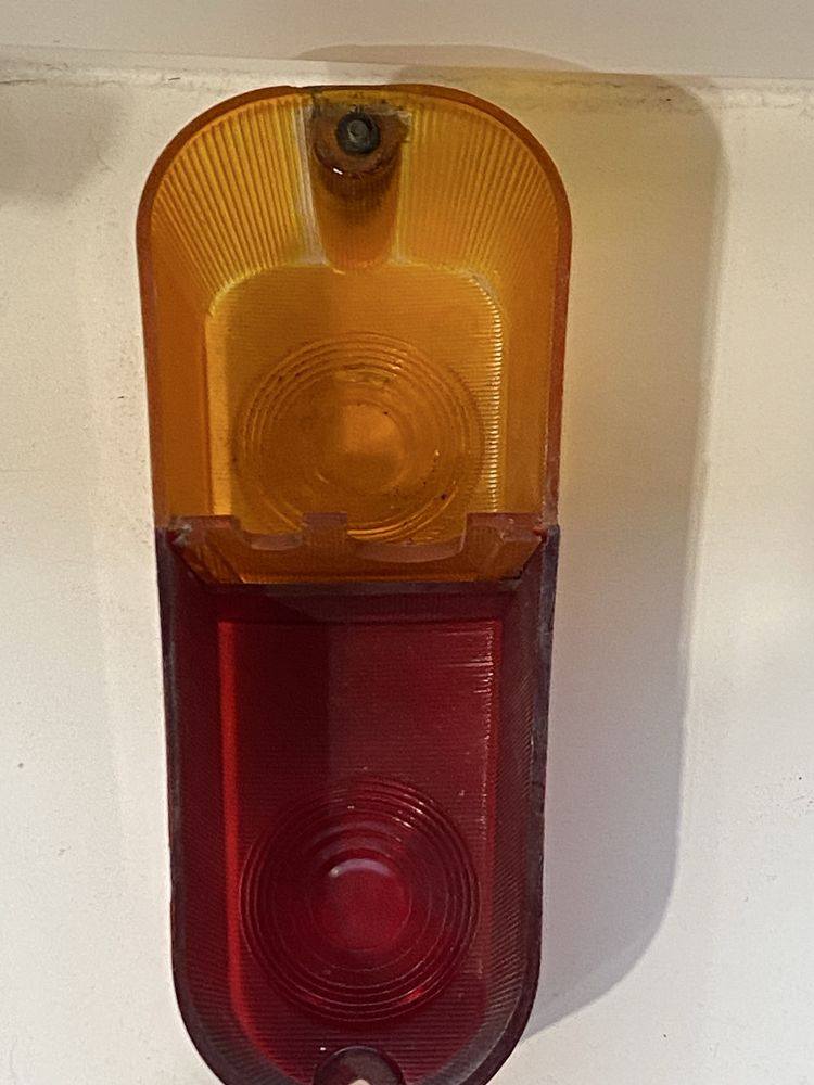 Lampa klosz tył syrena