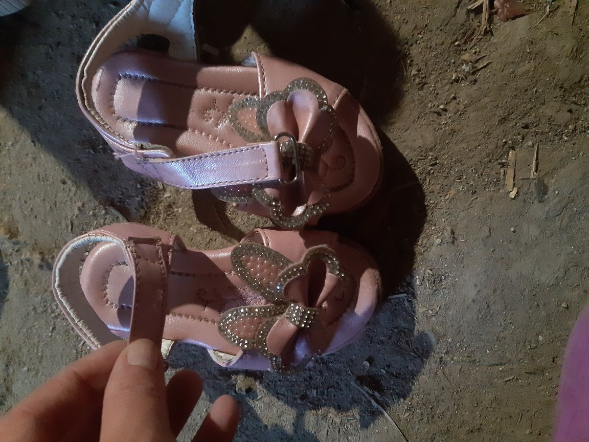 Взуття для дівчинки, крокси,кросівки розові,туфлі розові