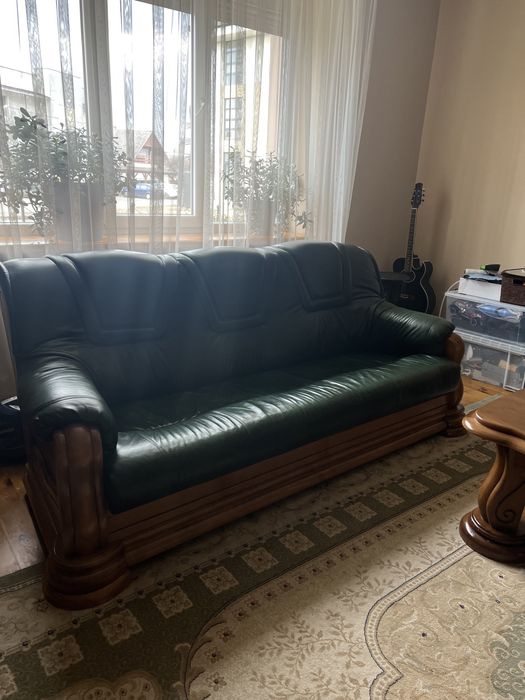 Набір шкіряних меблів