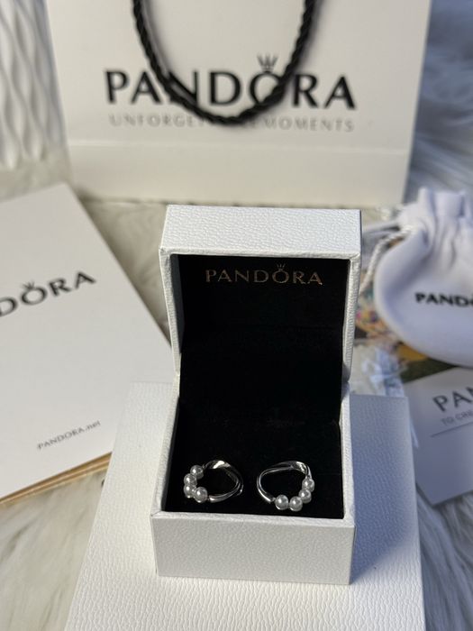 Сережки Pandora з перлинами. Сережки-пусети Пандора