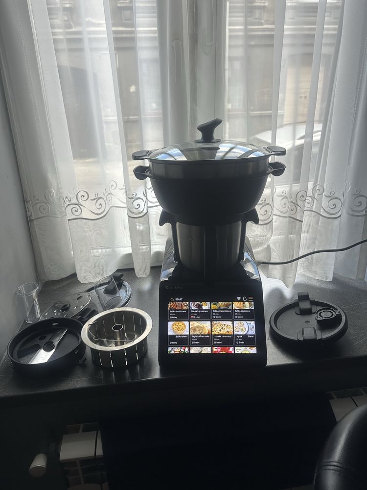 Robot ICOOK 3.0 plus.