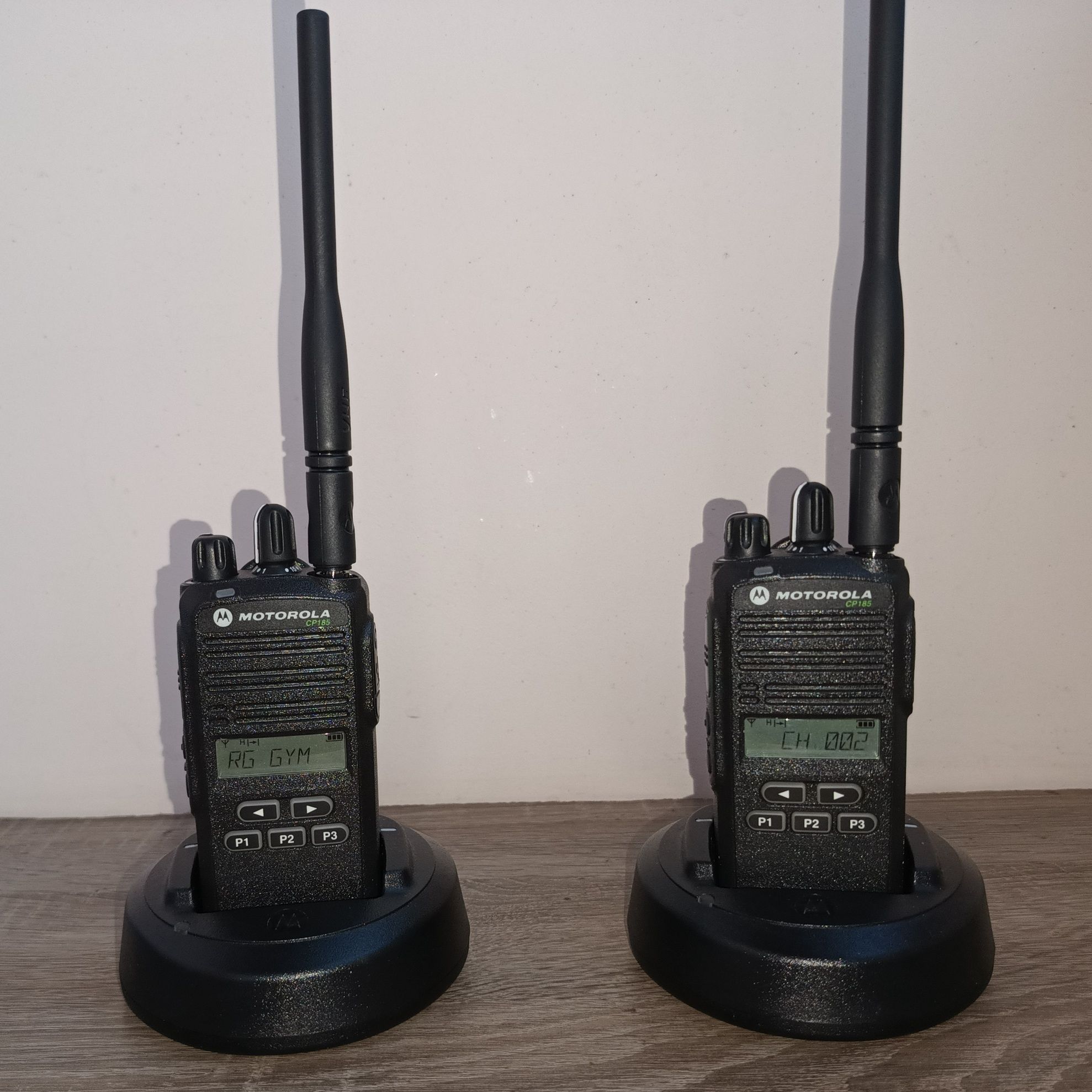 MOTOROLA CP185 UHF (435-480 МГц) 2 Робочі рація радіостанція