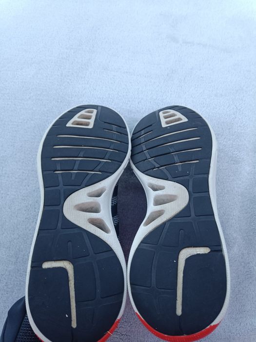 Мужские кроссовки беговые Adidas р45-45.5