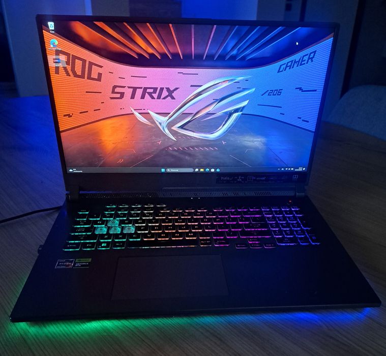 Laptop Asus ROG G17 144Hz R7 32GB SSD1TB RTX3050 w pełni sprawny igła