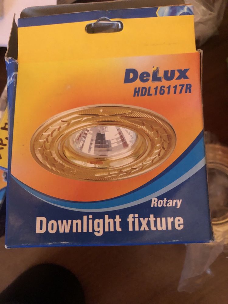 Точечный светильник Delux HDL 16117R